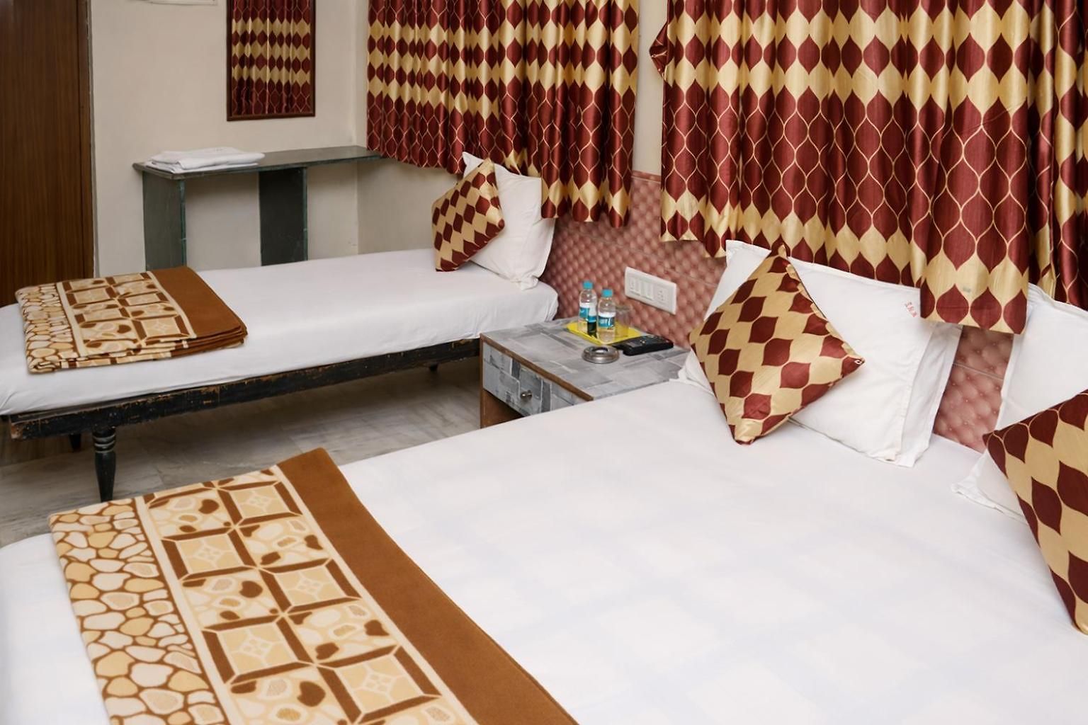 Srk Hotel- Grant Road Hotel Mumbai