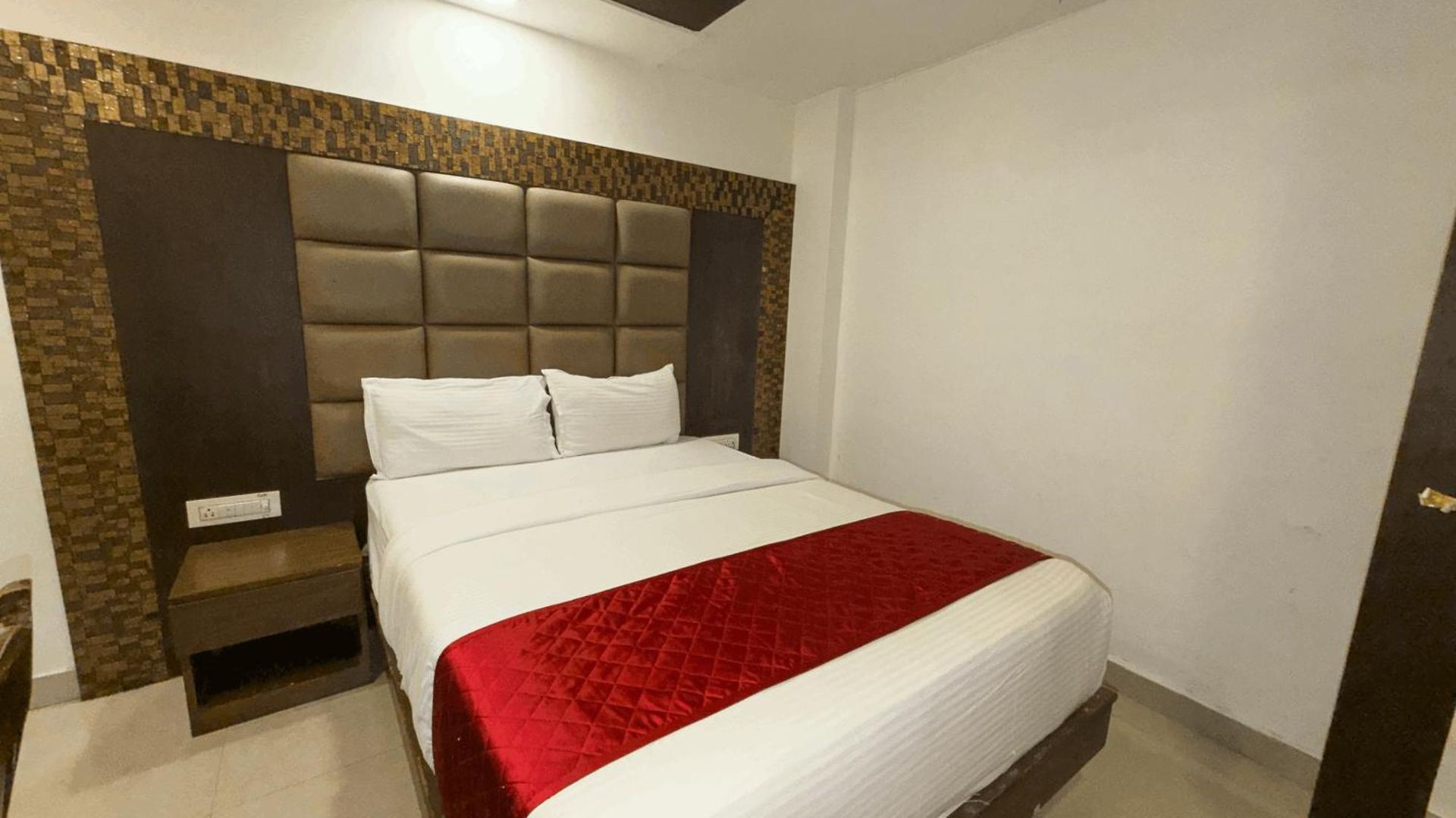 Hometown Near Us Embassy Bkc Hotel 3*