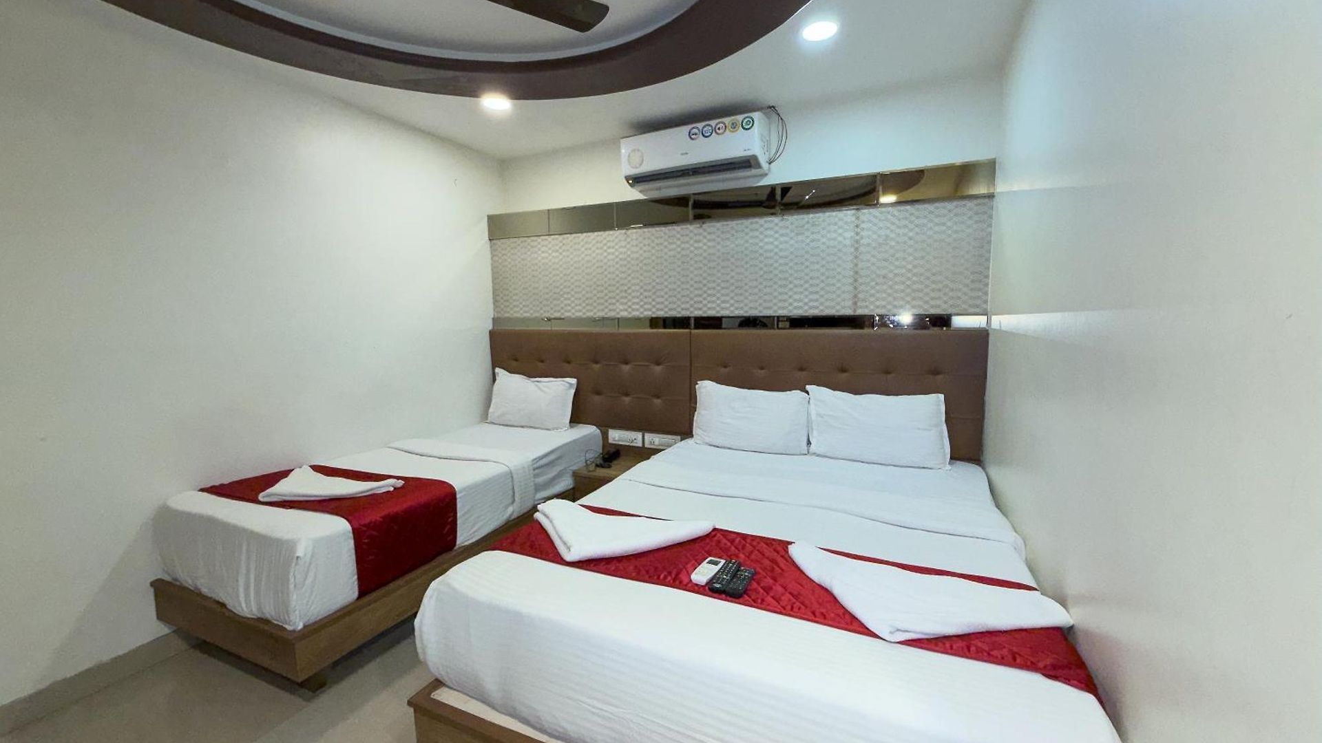 Hotel Hometown Near Us Embassy Bkc 3*