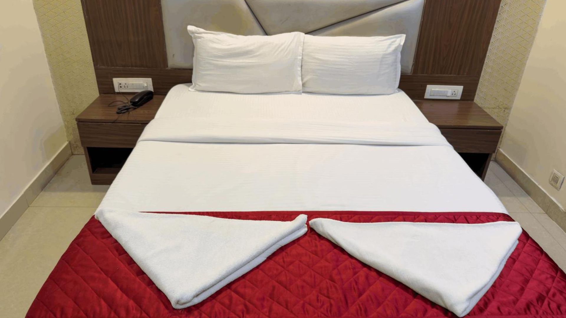 Hotel Hometown Near Us Embassy Bkc 3*