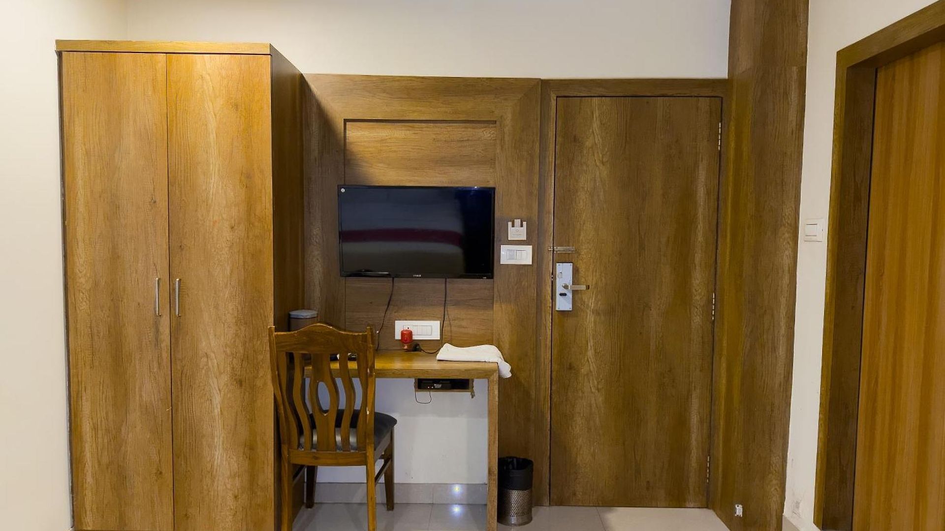 Hometown Near Us Embassy Bkc Hotel 3*