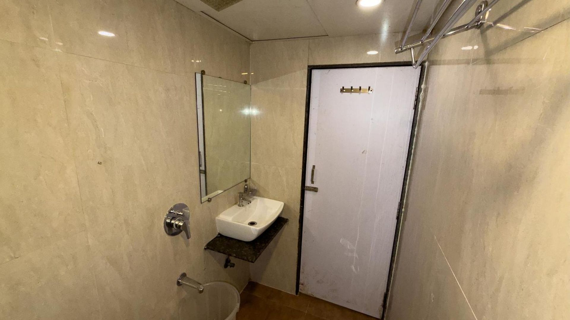 Hometown Near Us Embassy Bkc Hotel 3*