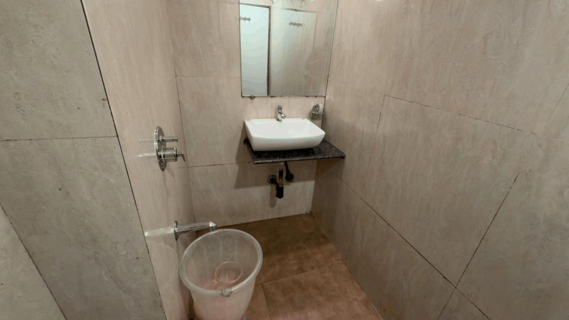 Hotel Hometown Near Us Embassy Bkc