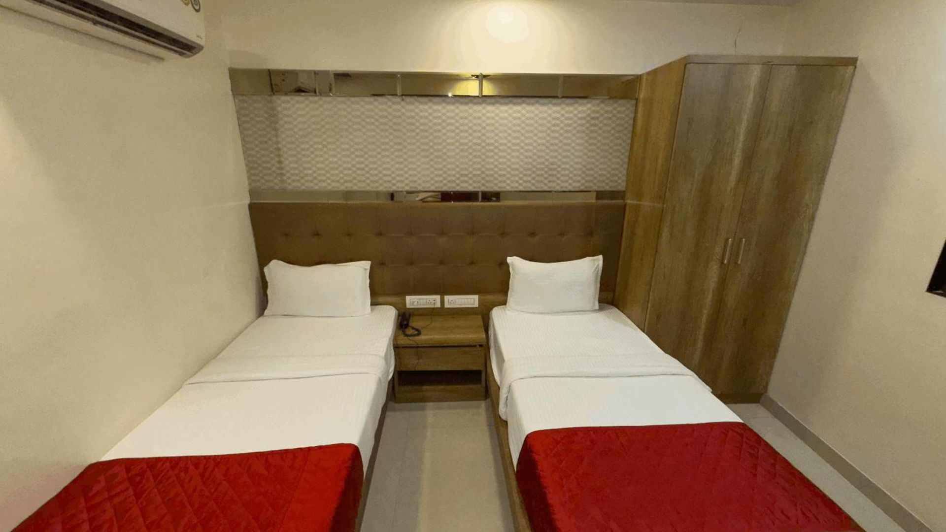 Hotel Hometown Near Us Embassy Bkc Mumbai