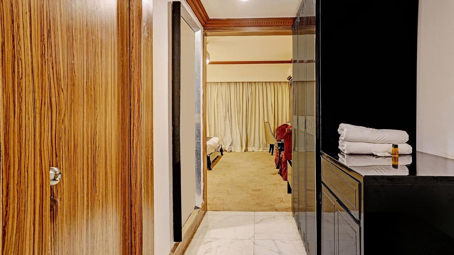 Townhouse Royal Palms - Rose Collection 4* Mumbai