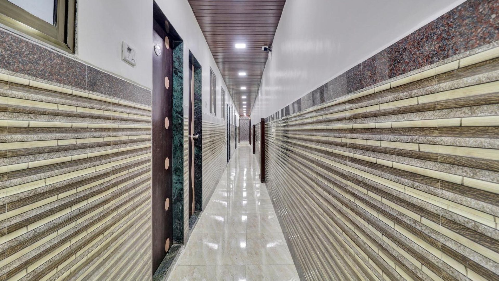 Collection O Kurla Lbs Road Formerly Residency Hotel