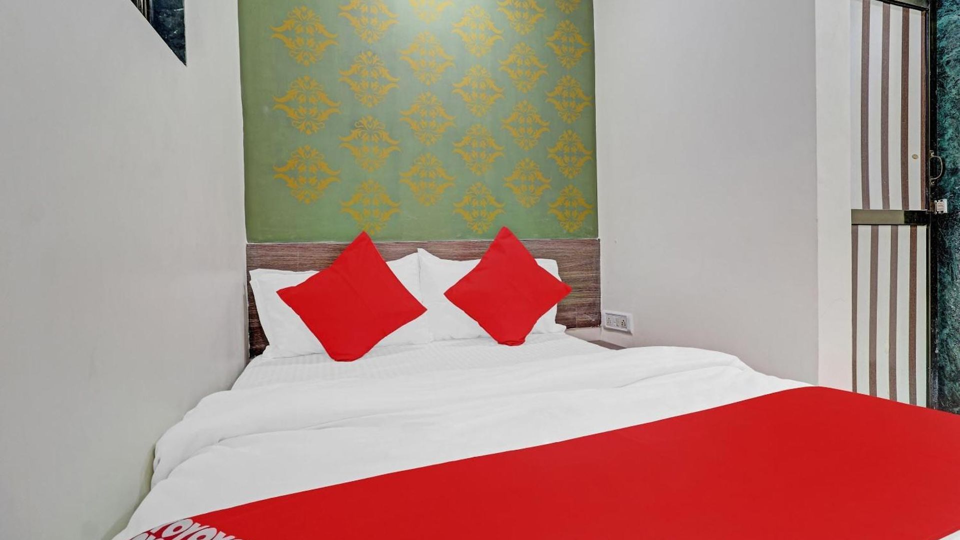 Hotel Collection O Kurla Lbs Road Formerly Residency