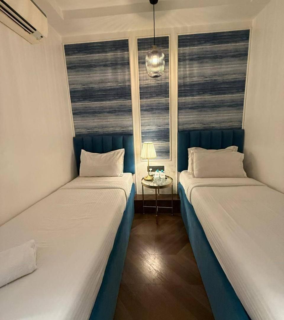 Hotel Palm Breeze - Colaba