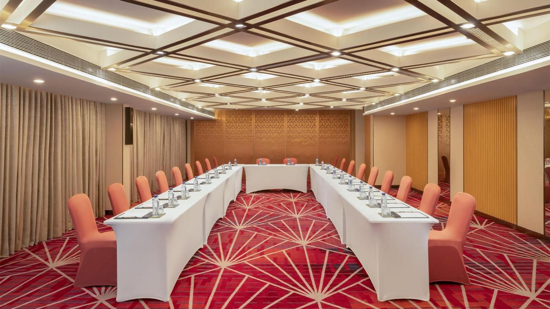 Hilton Garden International Airport Hotel