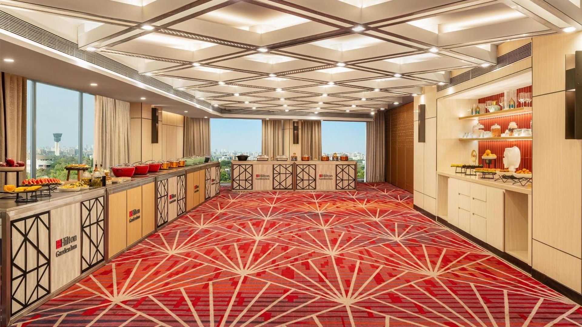 Hilton Garden International Airport 4*