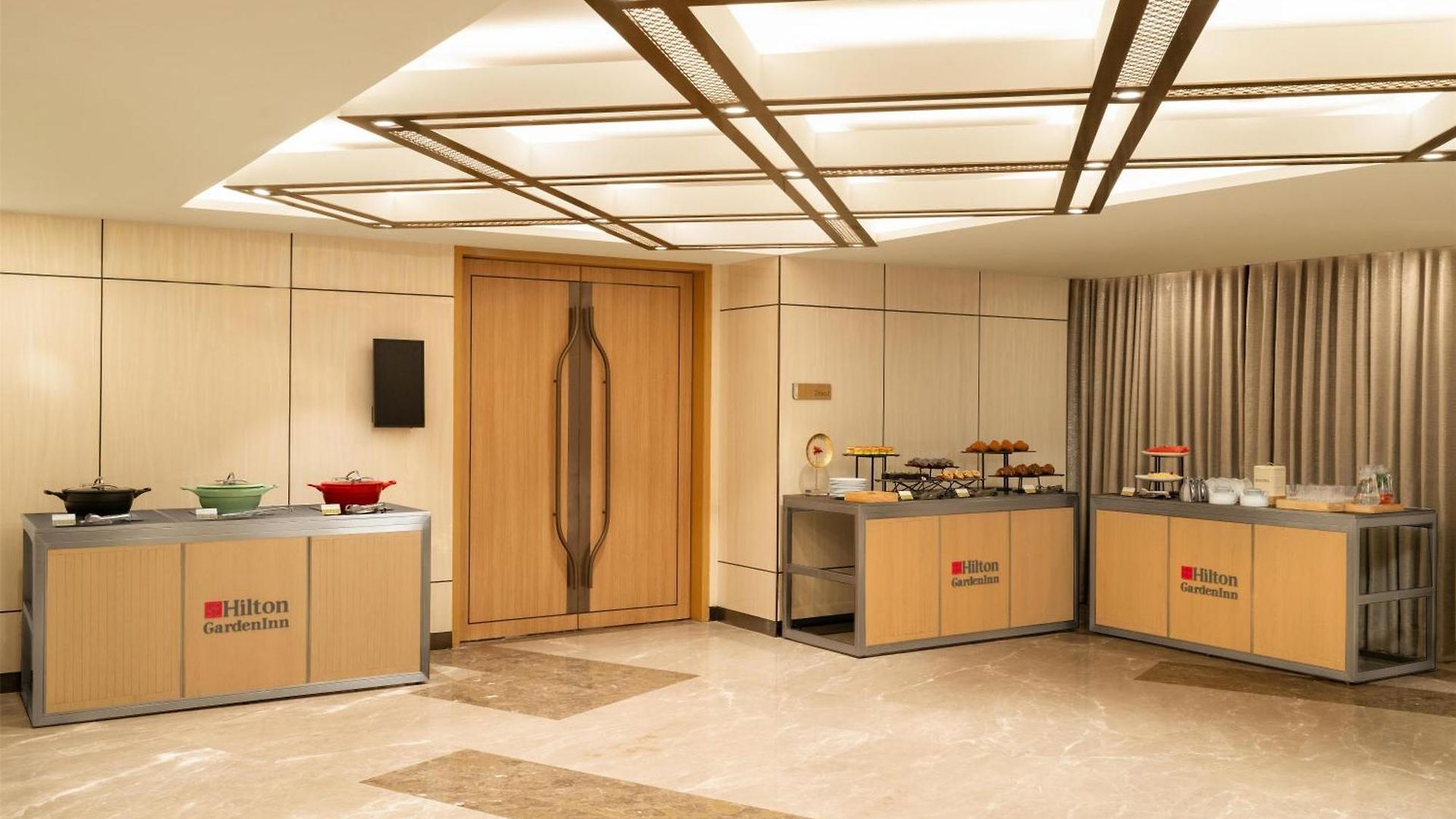 Hilton Garden International Airport Hotel 4*