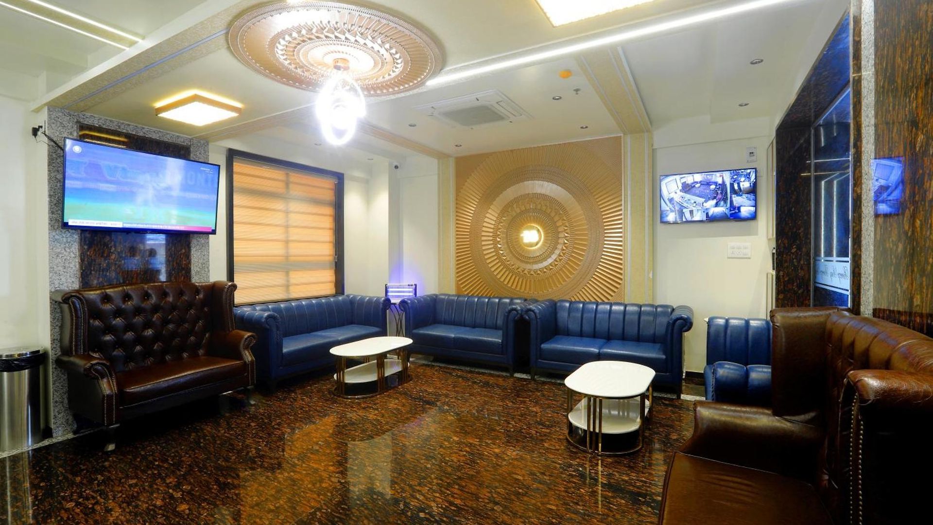 Breeze Bay Ex - Near Us Consulate, Bkc Hotel 2*