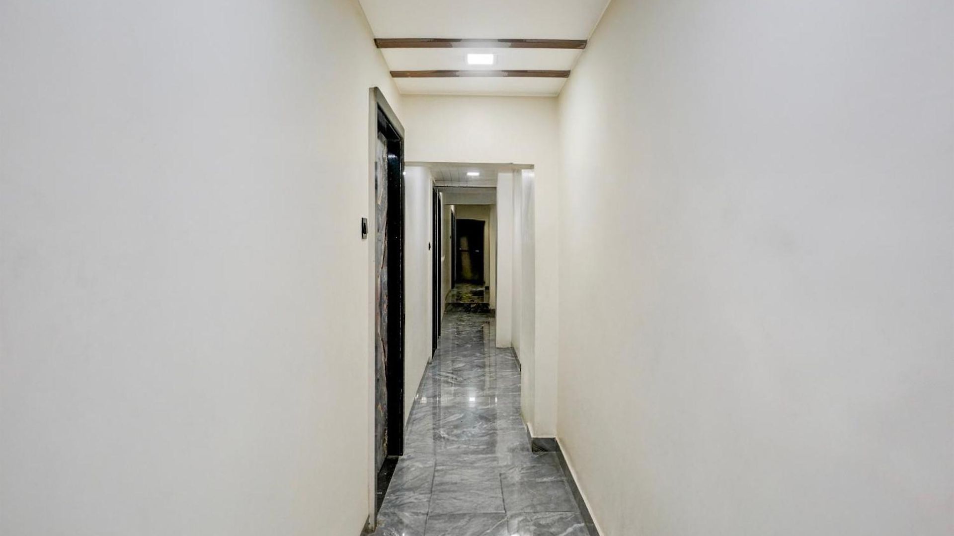 O Versova Hotel Mumbai