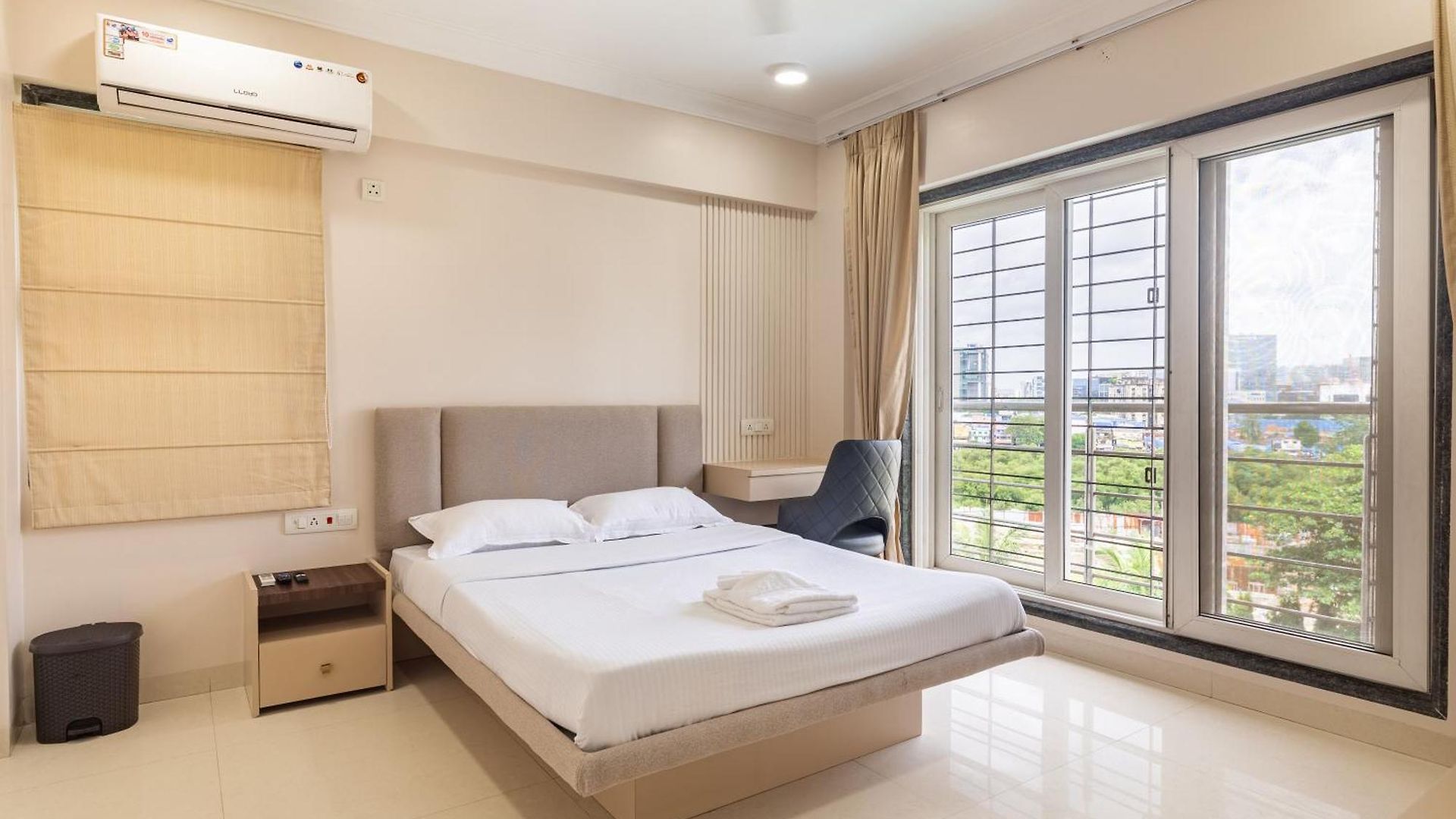 Treat Homes Service In Bkc Siddhant 601 Homestay