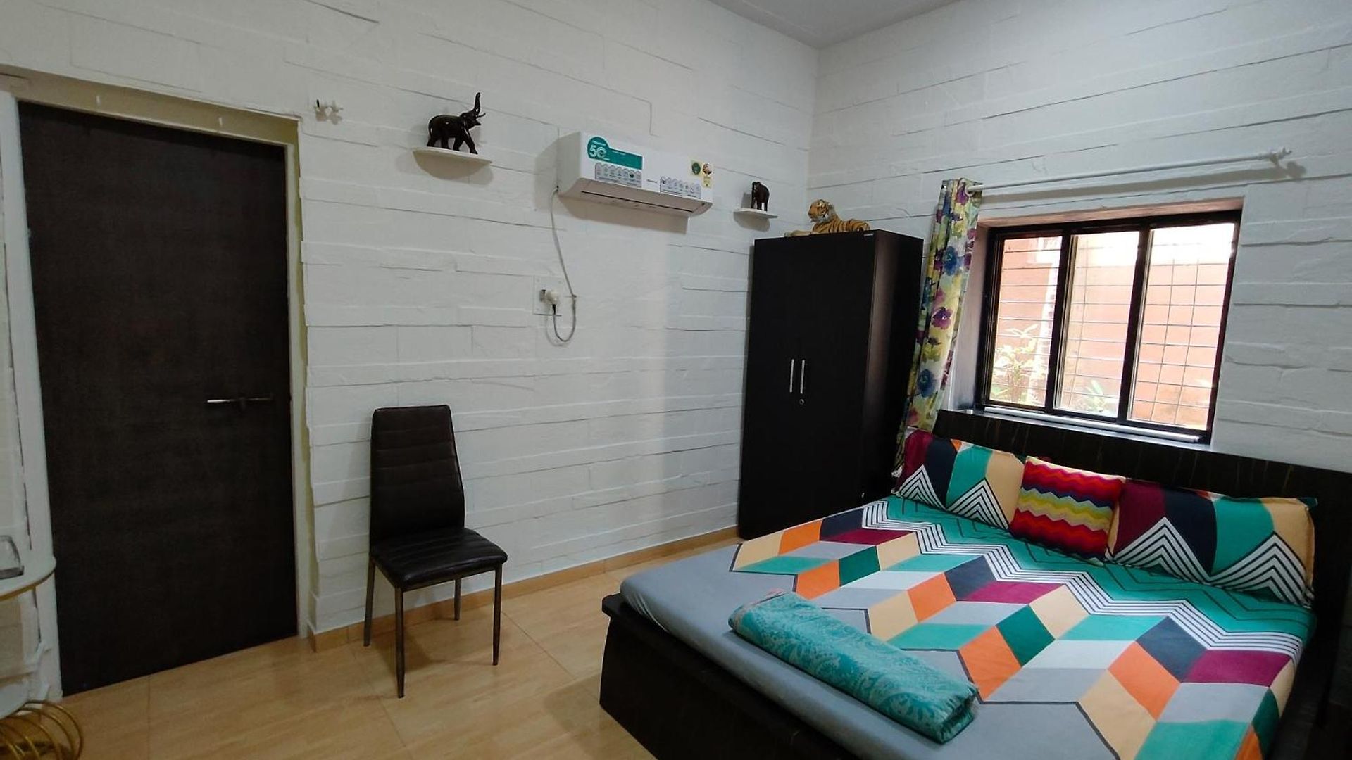 Seaface Bldg 1bhk 0r 2 Bhk 0r Pvt Luxe Service Flat, * Mumbai