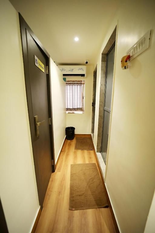 Hostel Marol-the Hubz *