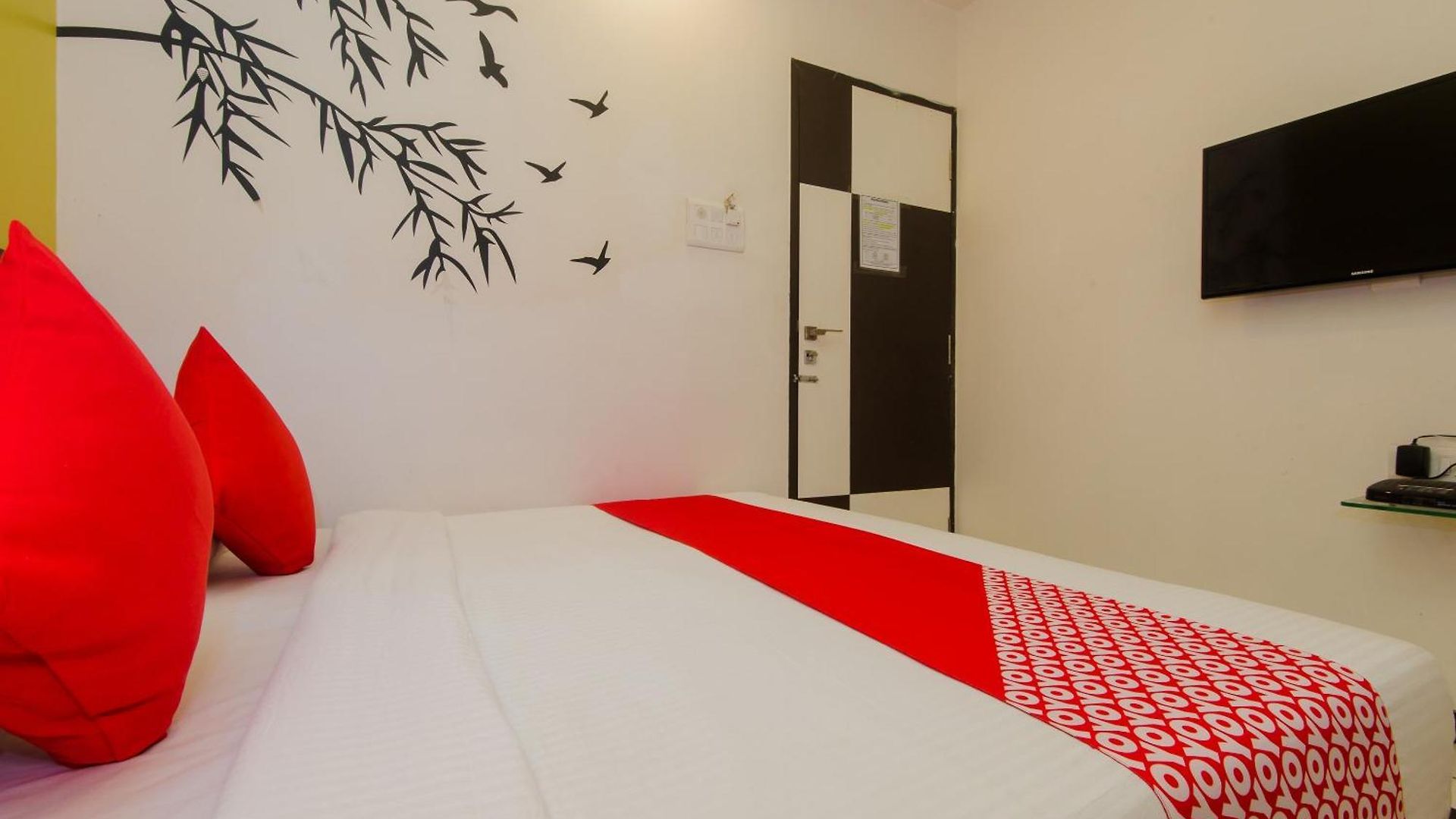 O Blue Pearl Residency Near Chhatrapati Shivaji International Airport 3*