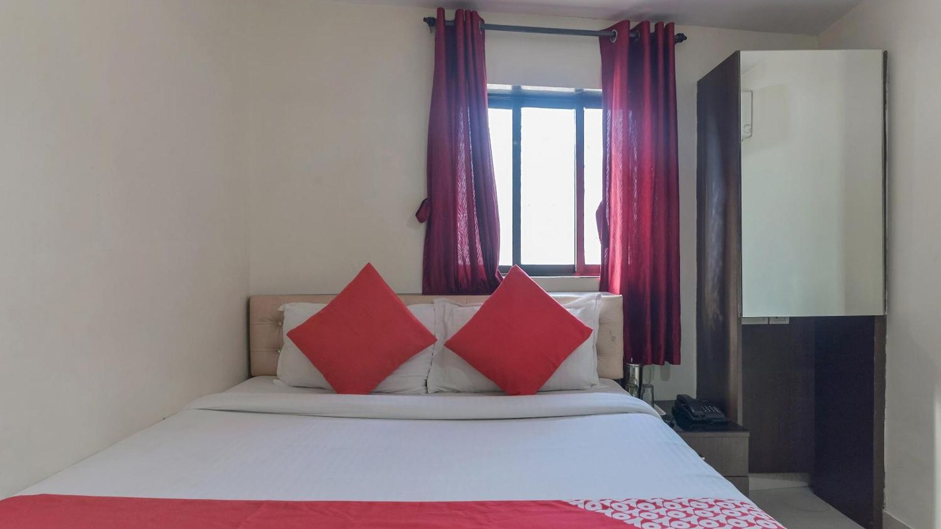Hotel O By Oyo Ak Palace Near Chhatrapati Shivaji International Airport Mumbai