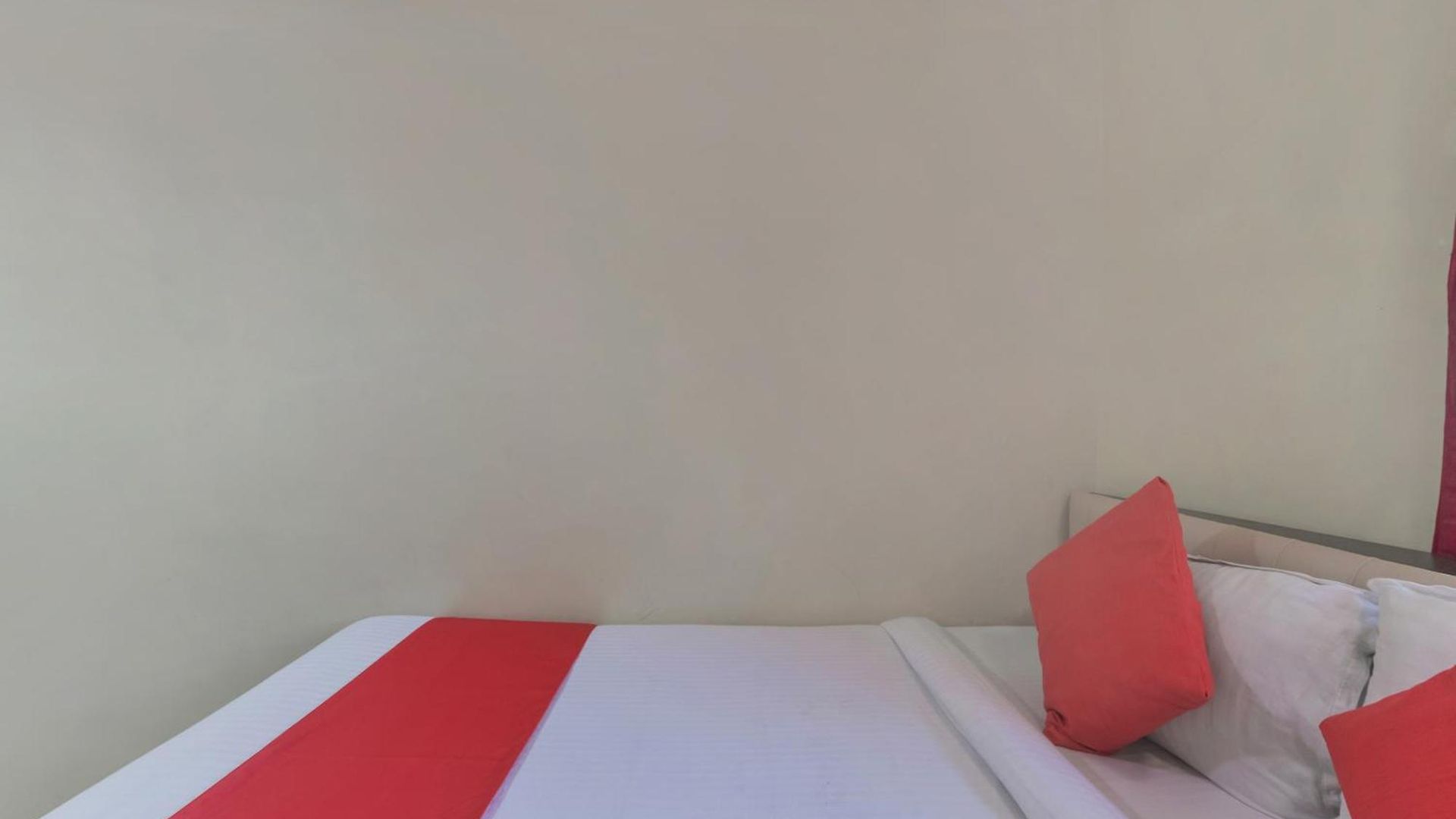 O By Oyo Ak Palace Near Chhatrapati Shivaji International Airport