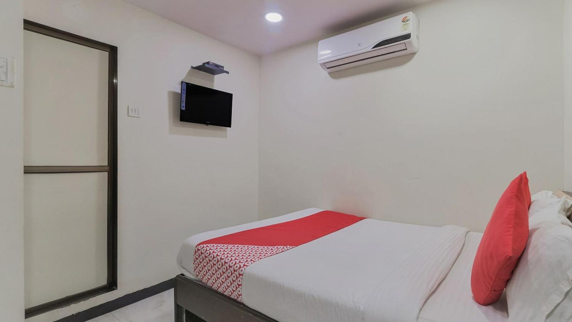 Hotel O By Oyo Ak Palace Near Chhatrapati Shivaji International Airport Mumbai