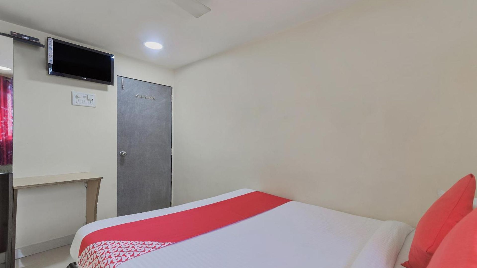 Hotel O By Oyo Ak Palace Near Chhatrapati Shivaji International Airport