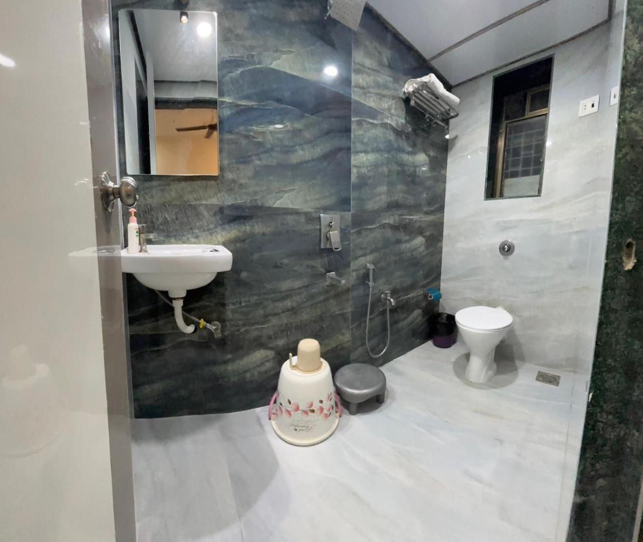 Sunshine Airport Hotel 3*