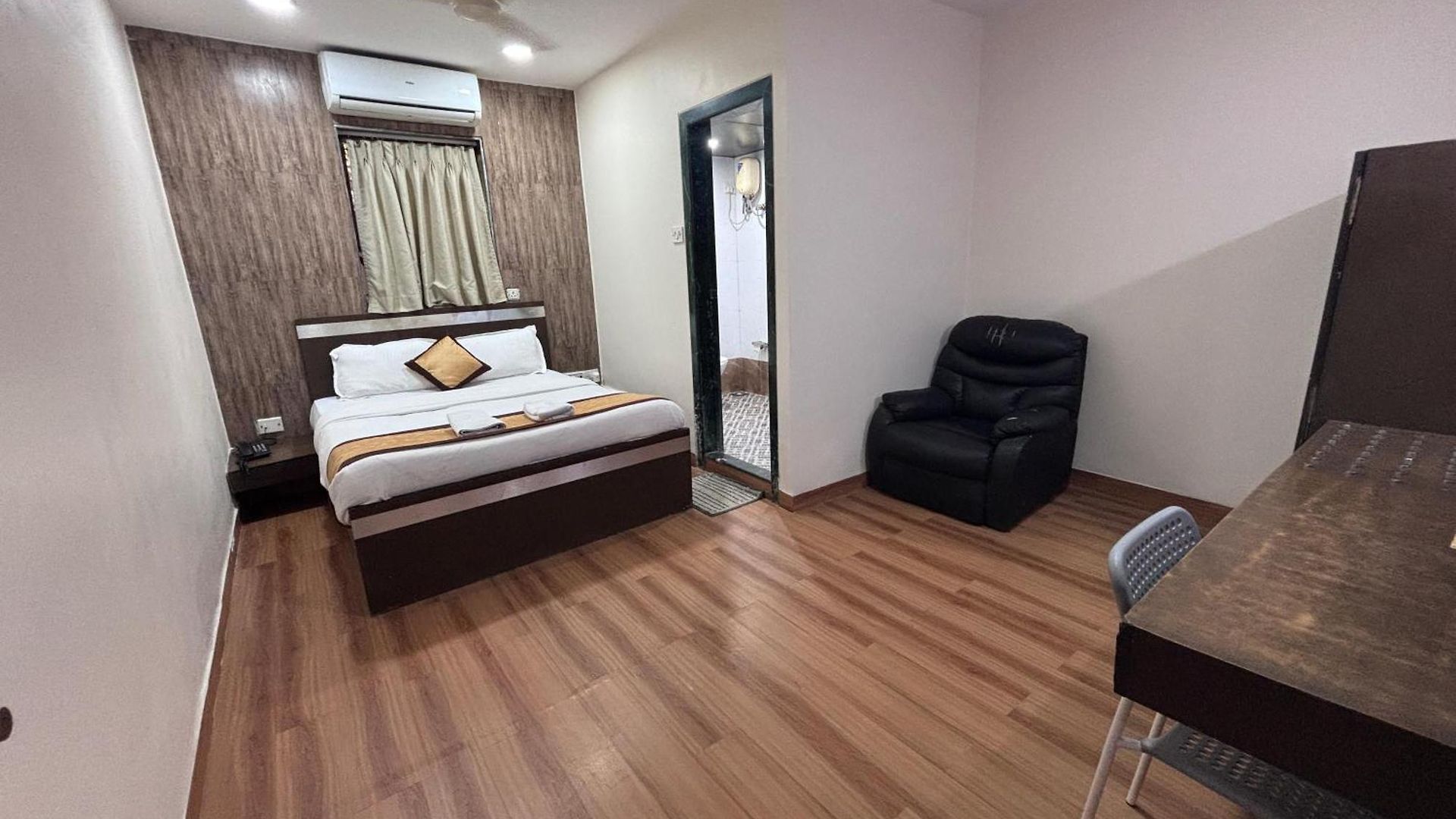 Sunshine Airport Hotel 3*