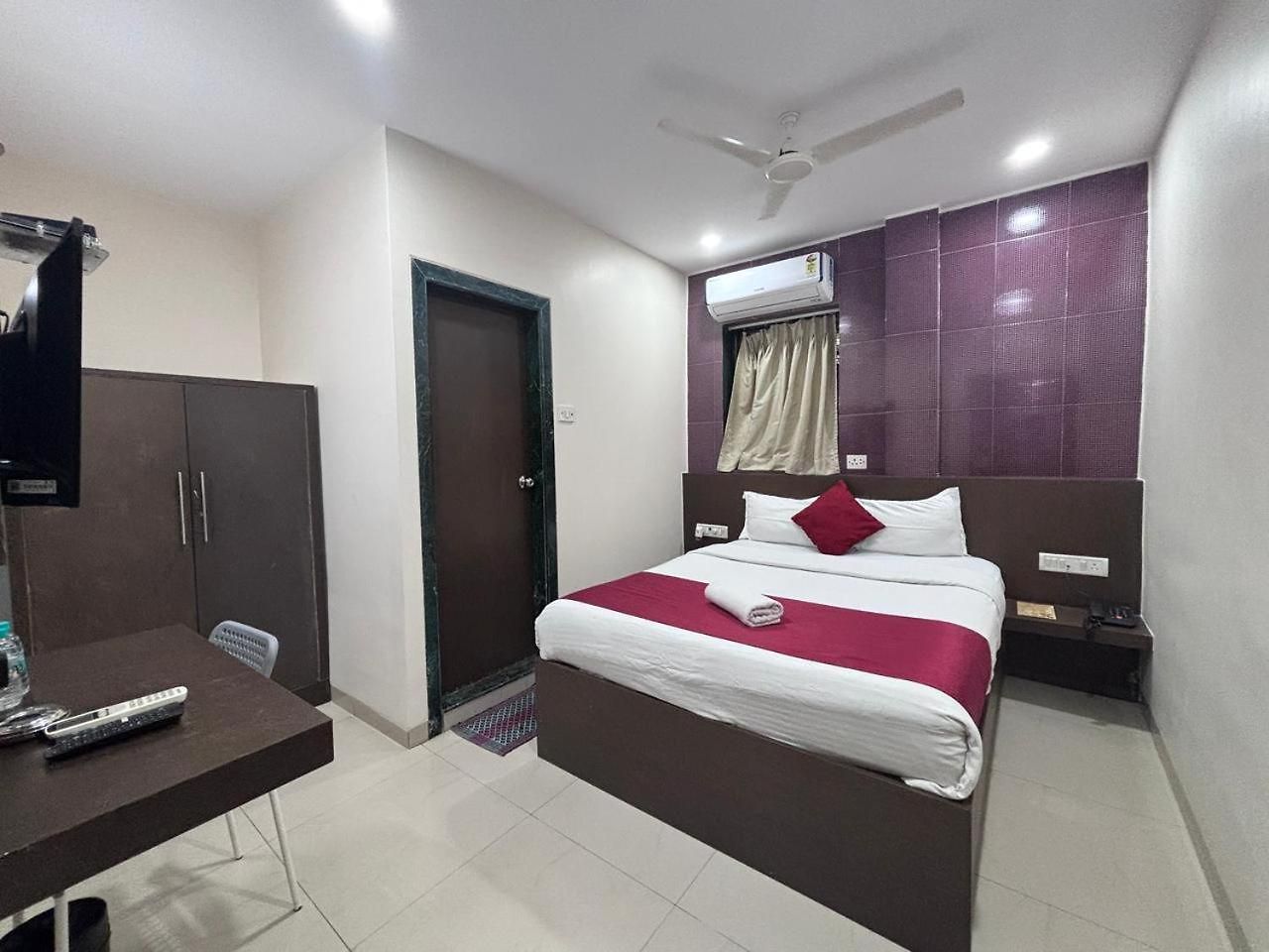 Sunshine Airport Hotel 3*
