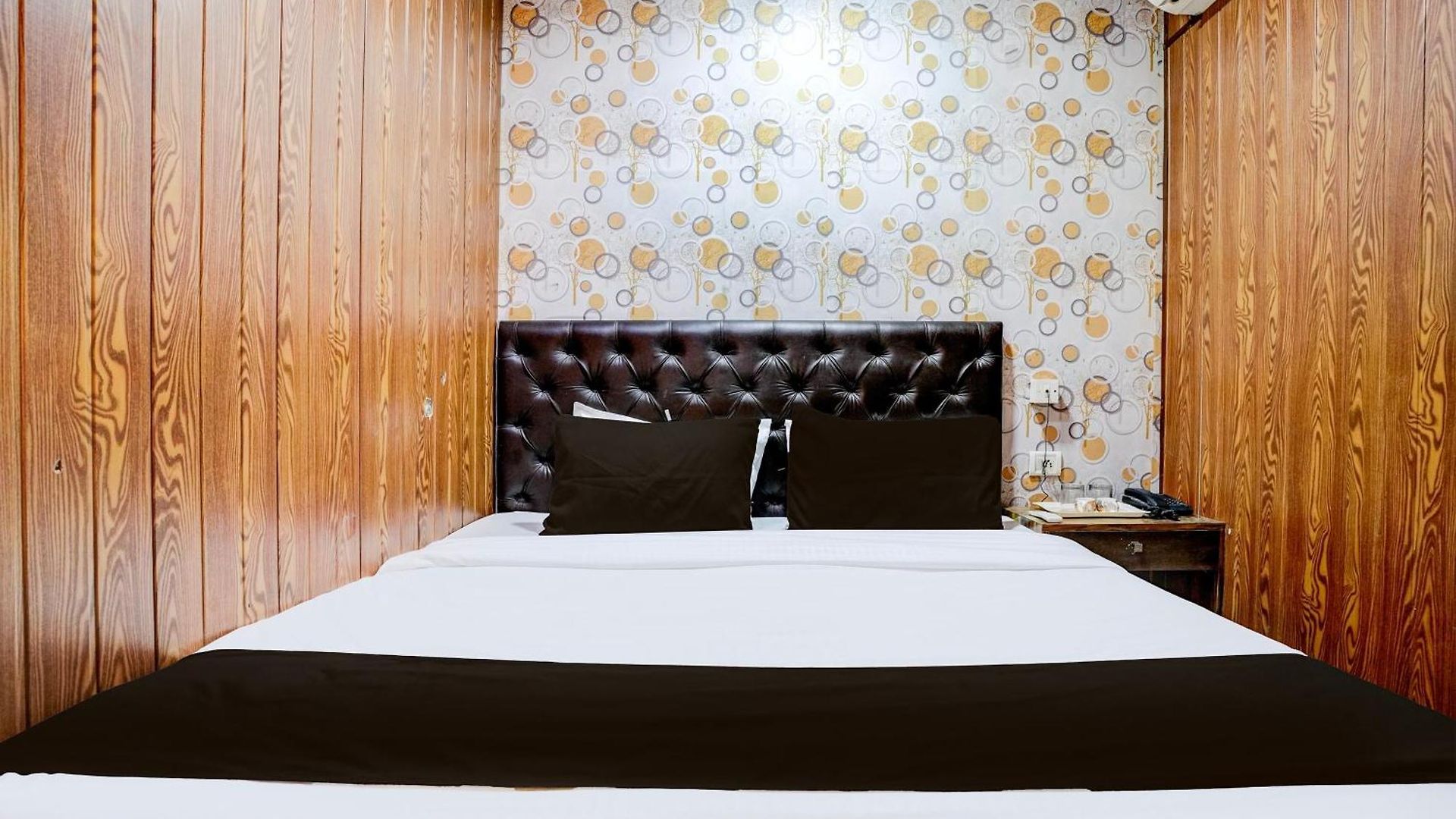 Oyo 77012 Moss View - Moca Hotel 3*