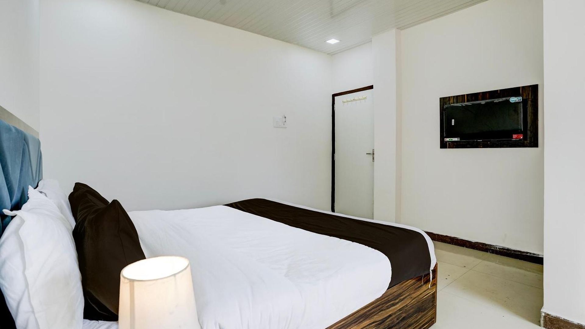 Hotel Oyo 77012 Moss View - Moca 3*