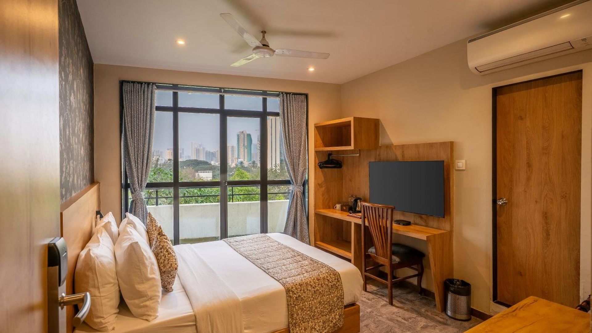 Arnna-Nesco Goregaon 4*