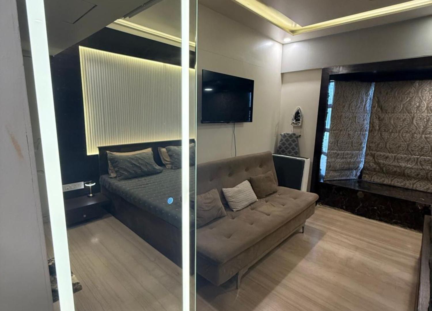 Bandra's Prime Luxurious 2 Bhk * Mumbai