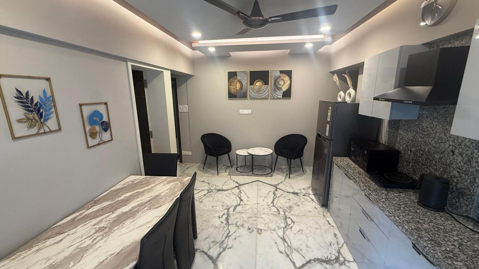 Bandra's Prime Luxurious 2 Bhk * Mumbai