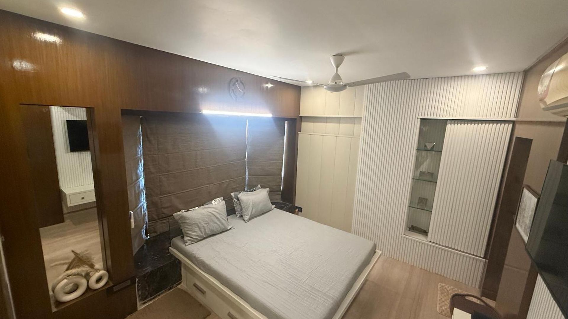 Apartment Bandra's Prime Luxurious 2 Bhk