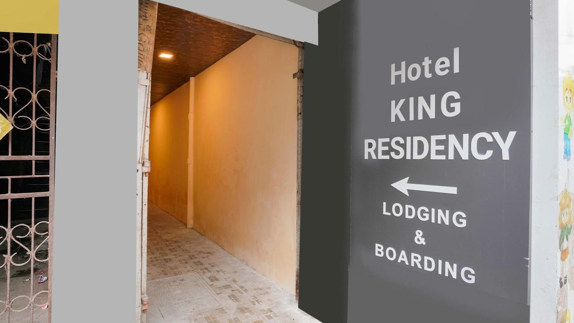 O King Residency Near Bharat Talkies Hotel 4*