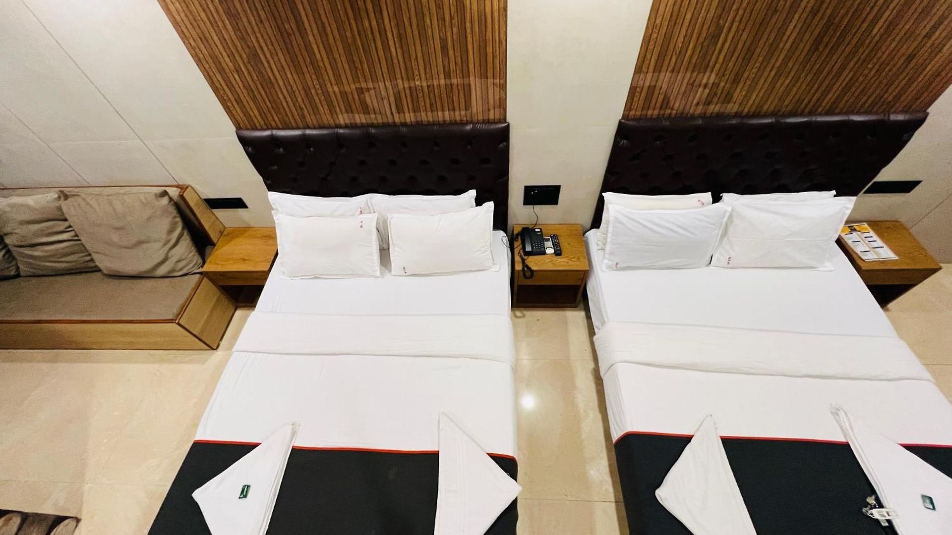 Guest house U Life Residency Mumbai