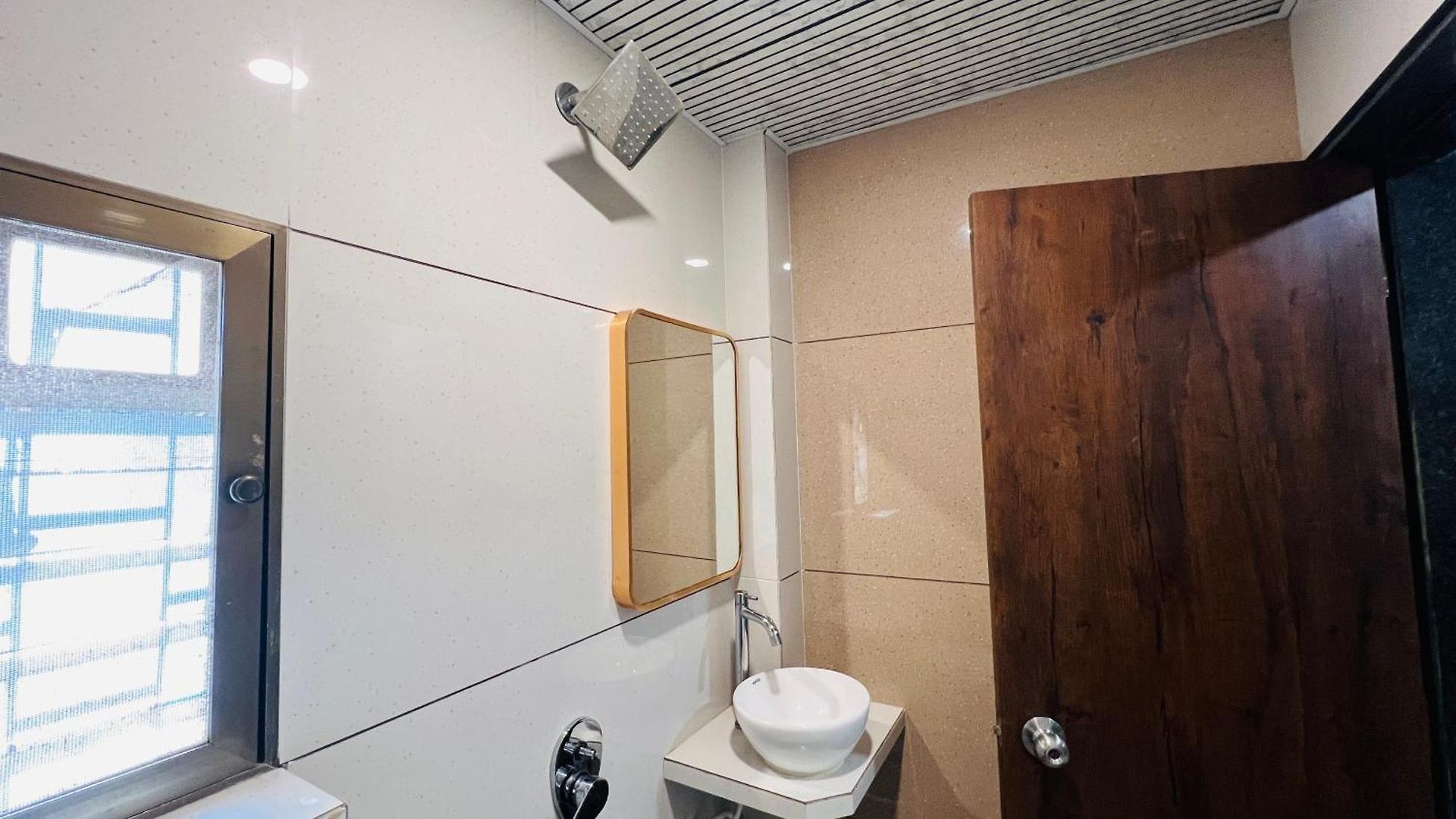 Guest house U Life Residency Mumbai
