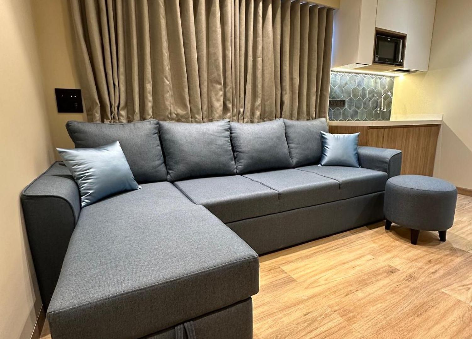Rudraya Homes - Cozy Premium Serviced Khar - Next To Bandra *