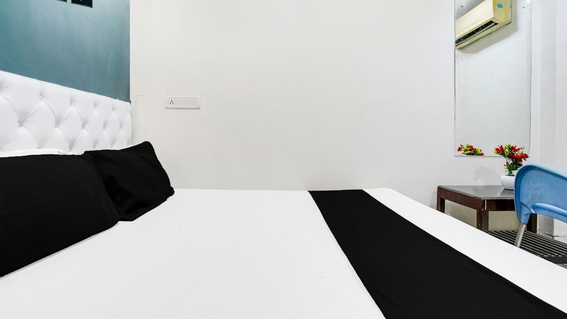 Hotel O Om Sai Palace 3*