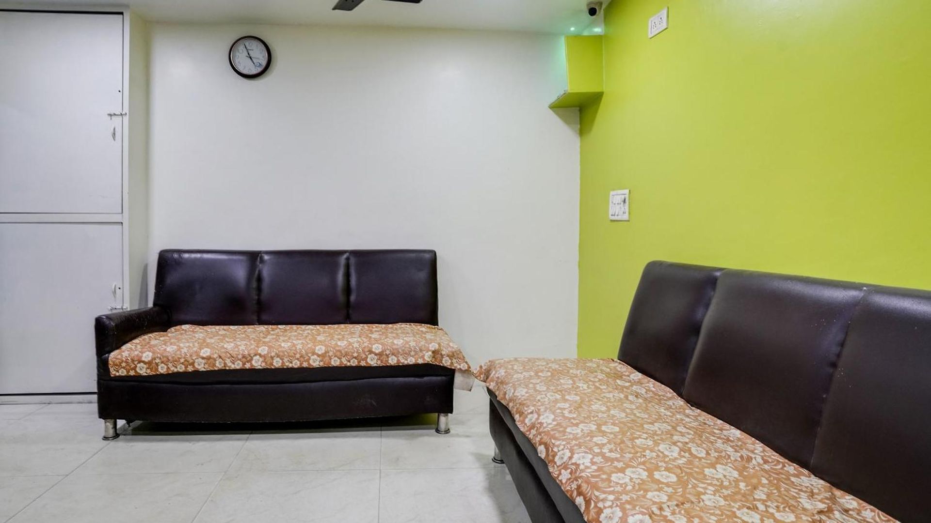 O Om Sai Palace 3*