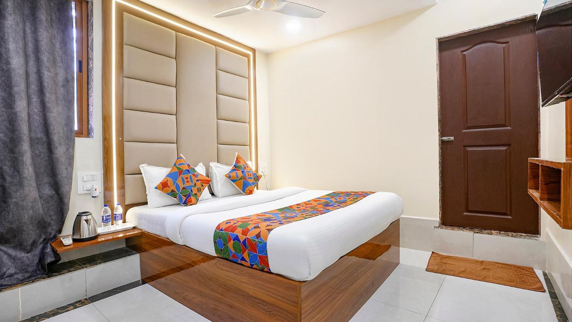 Hotel Eldoria Palace - Near Us Consulate & Bkc *