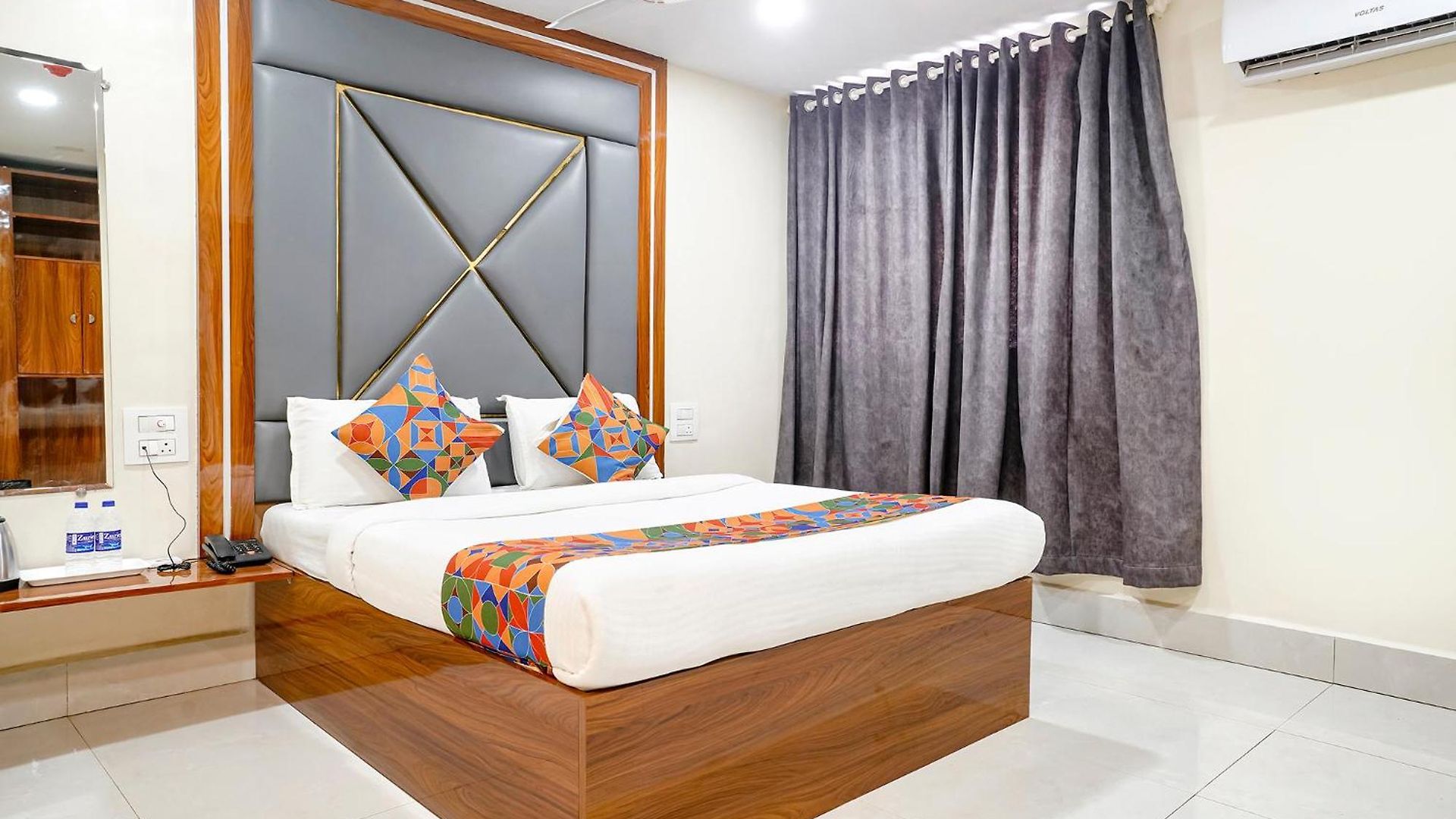 Eldoria Palace - Near Us Consulate & Bkc Hotel *