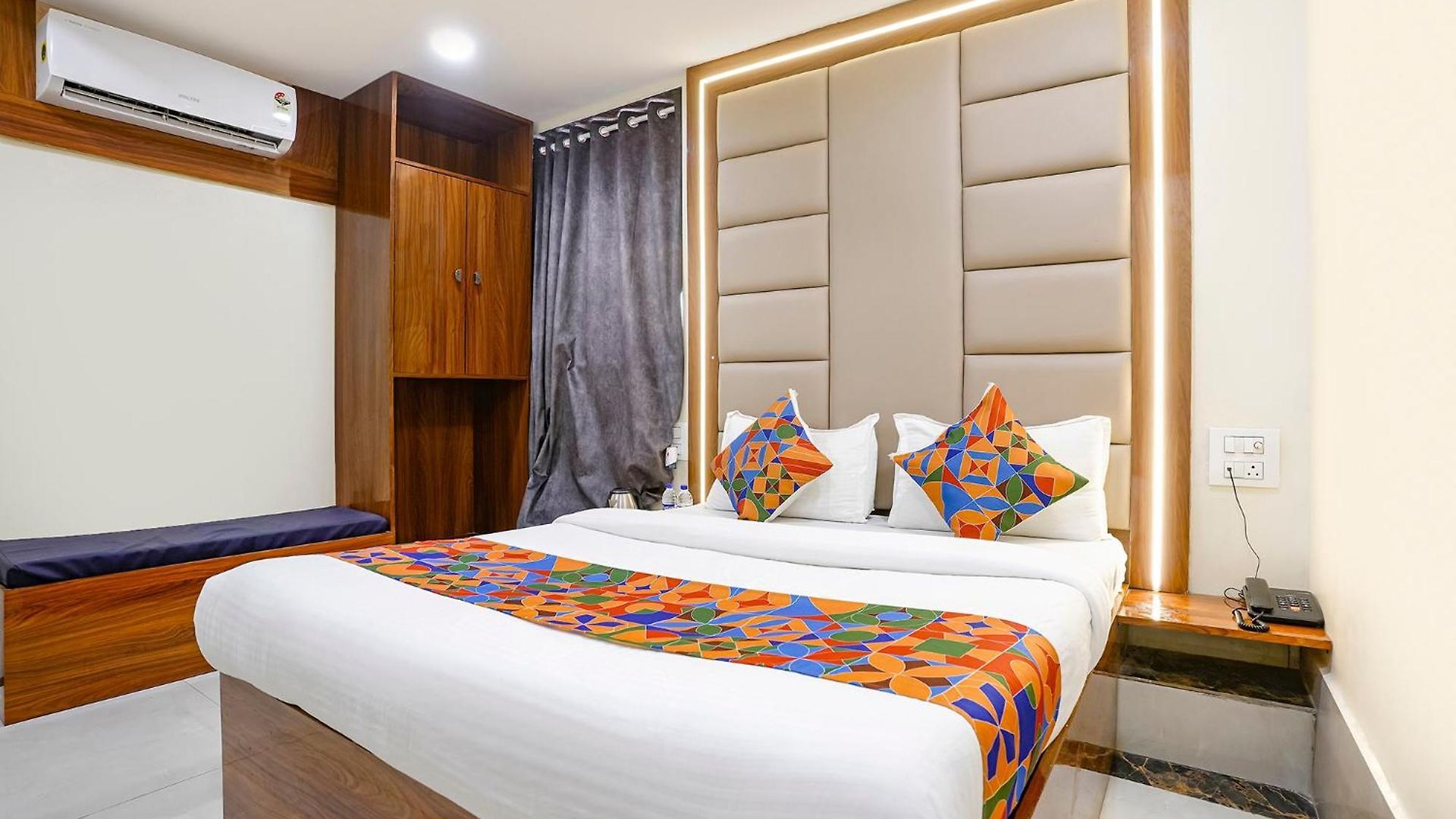 Hotel Eldoria Palace - Near Us Consulate & Bkc