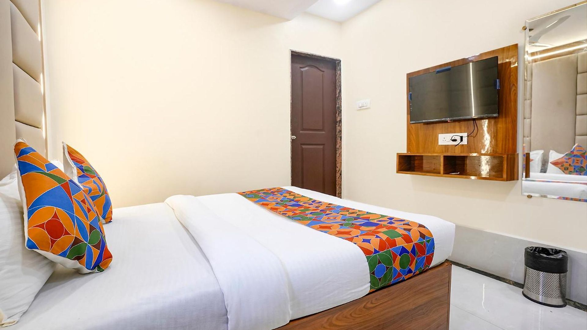 Eldoria Palace - Near Us Consulate & Bkc Mumbai