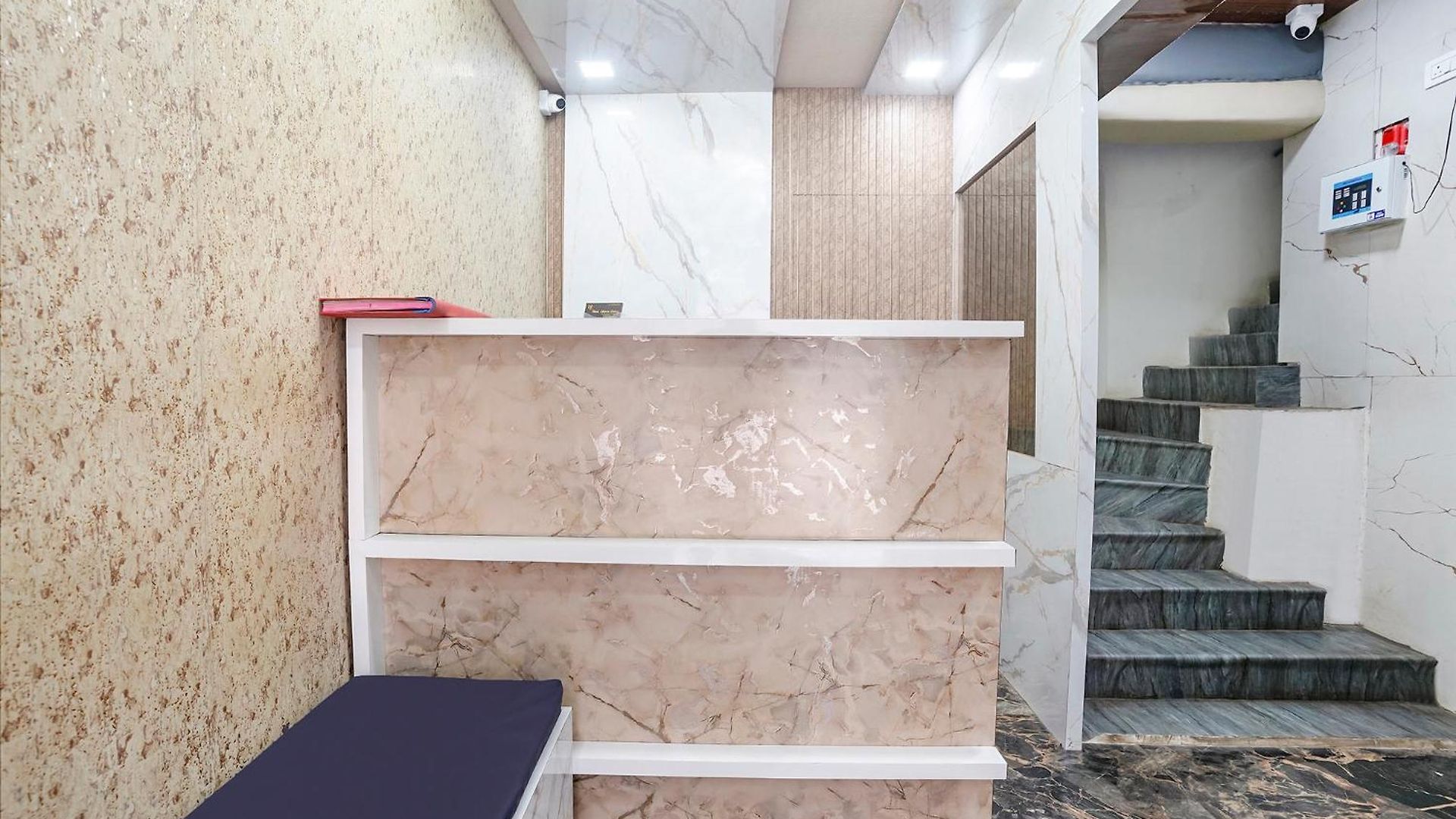 Eldoria Palace - Near Us Consulate & Bkc Hotel