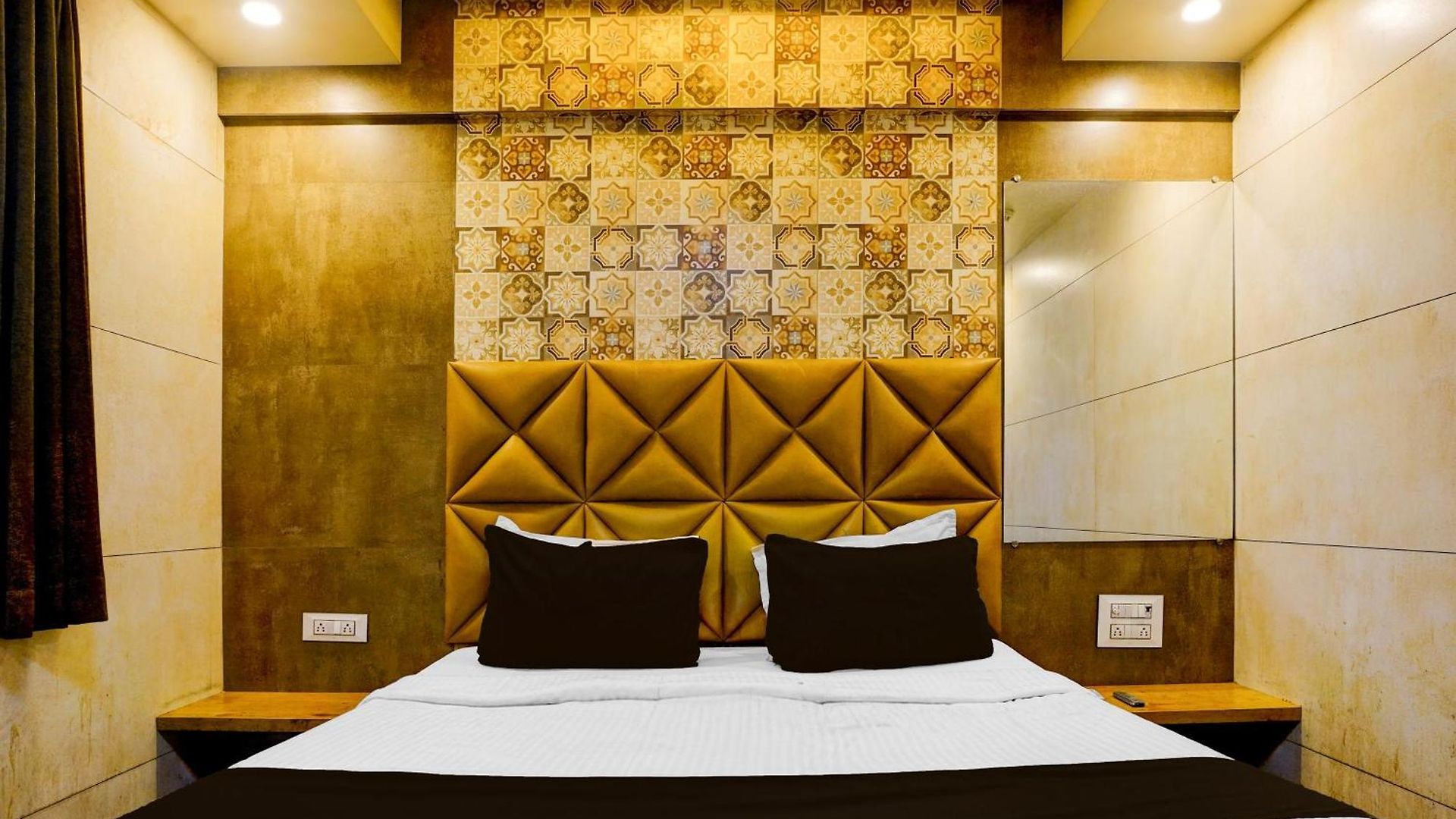 O Diana Palace & Boarding Mumbai