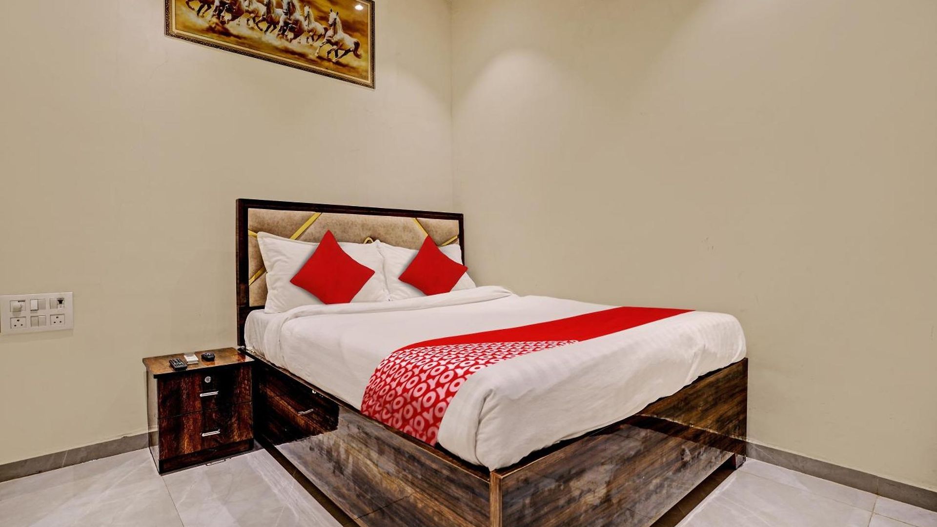 Hotel O Nk Grand 3*