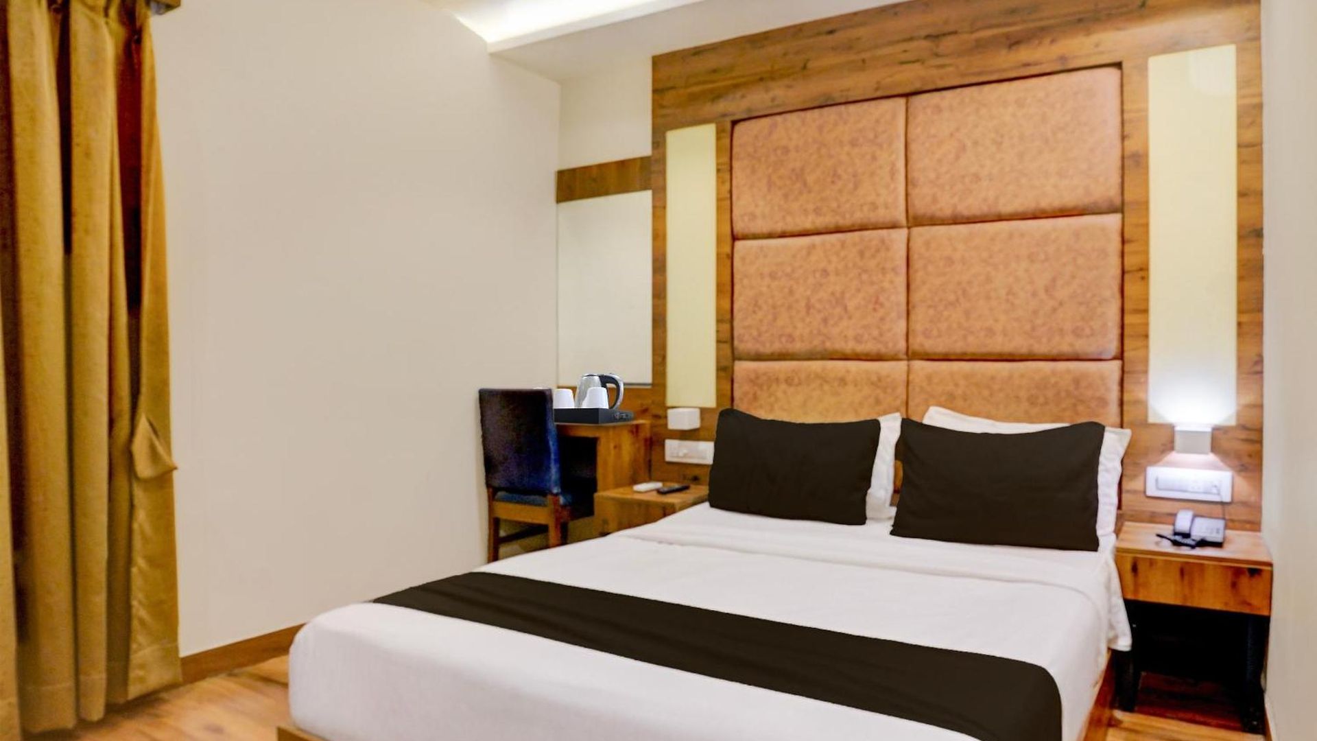 Hotel Townhouse Lbs Road Bkc Formerly Royal Palace Mumbai
