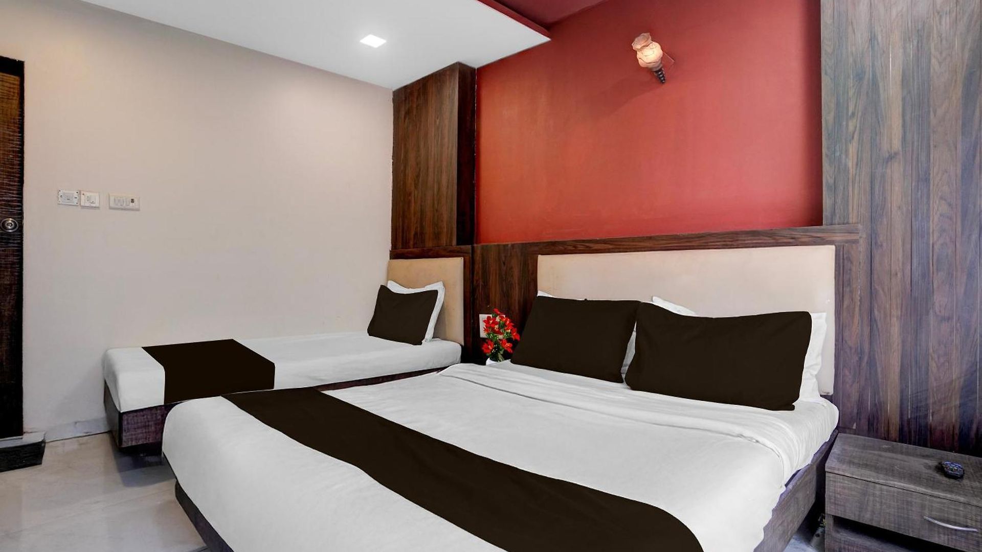Hotel Collection O Asalpha Metro Station Formerly Venture Grand