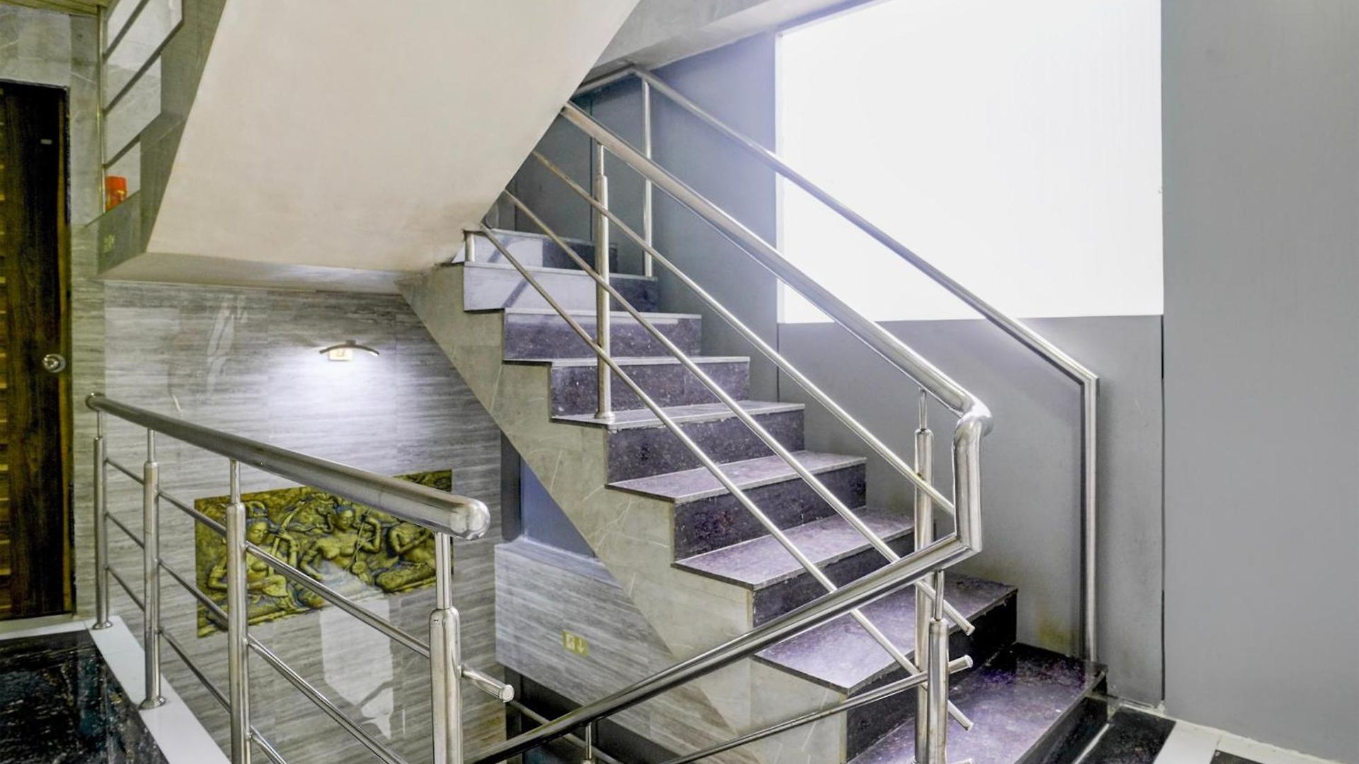 O Balaji Residency Hotel